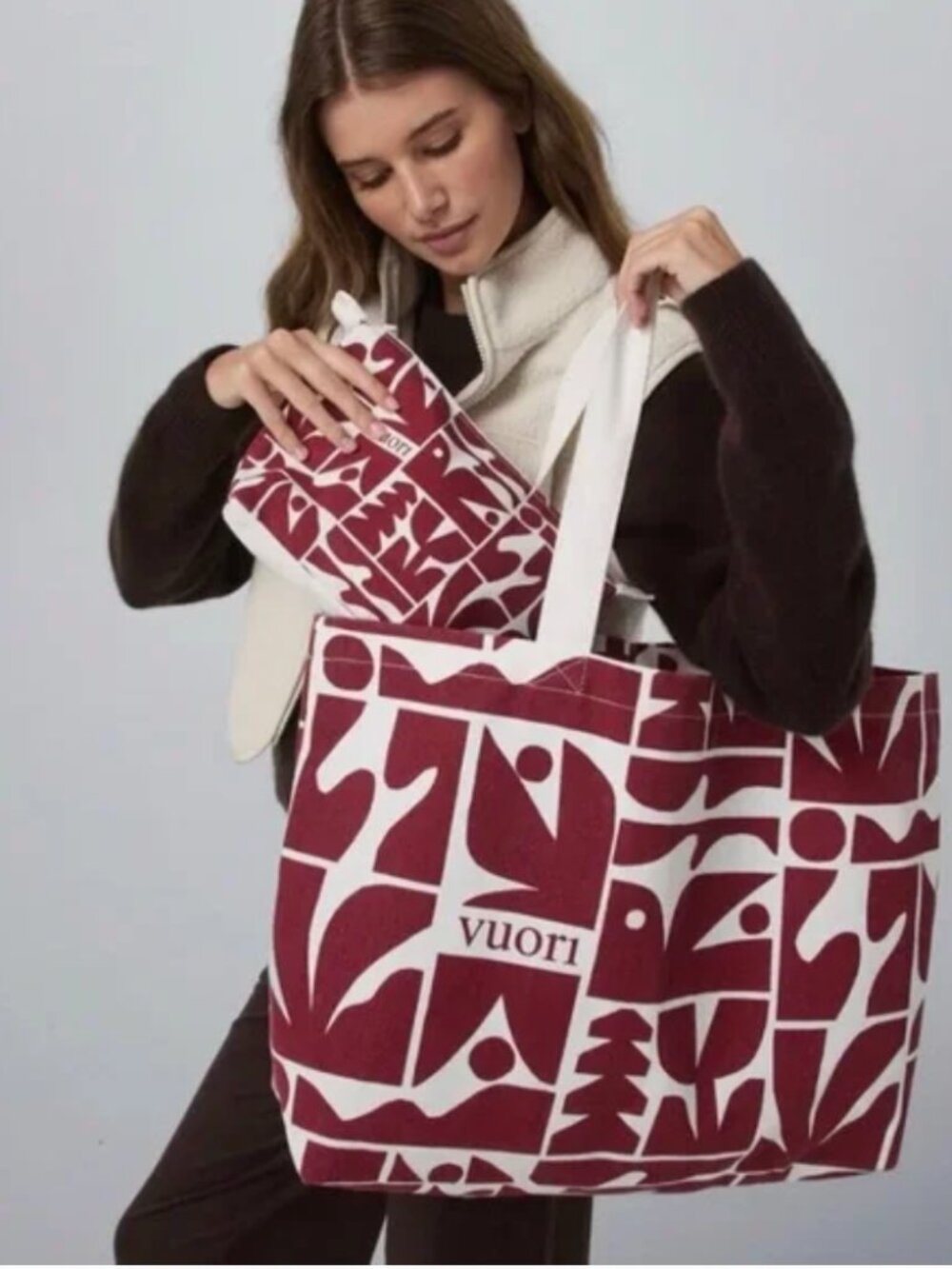 New Vuori Limited Edition 2025 Holiday Tote Bag & Pouch - Strawberry